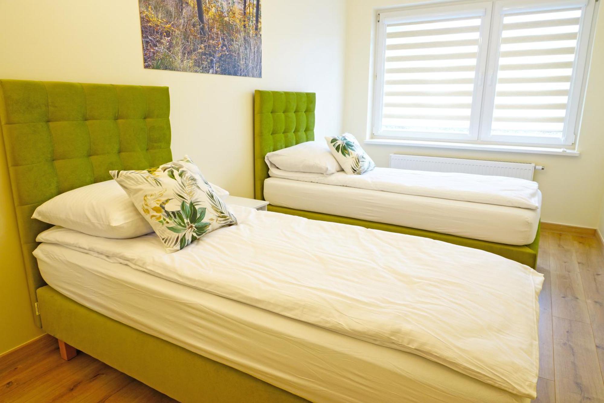 Nad Stawem Apartment Устрон Стая снимка