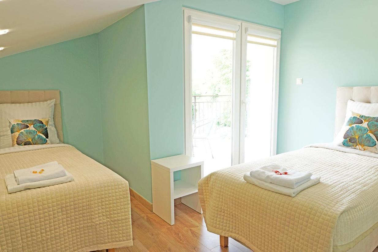 Nad Stawem Apartment Устрон Стая снимка