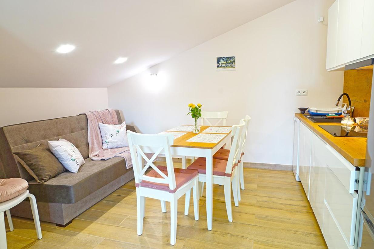 Nad Stawem Apartment Устрон Стая снимка